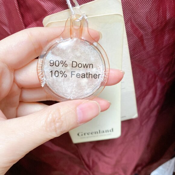 NWT Stylish Burgundy Puffer Down Jacket with Faux Fur Hood - Picture 5 of 6